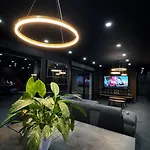 Design, Piscine Chauffee Et Jacuzzi 빌라 Douzy