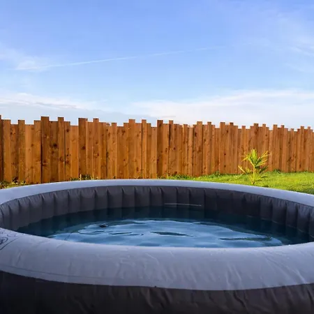 Villa Design, Piscine Chauffee Et Jacuzzi *