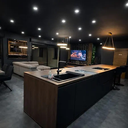 Design, Piscine Chauffee Et Jacuzzi Villa