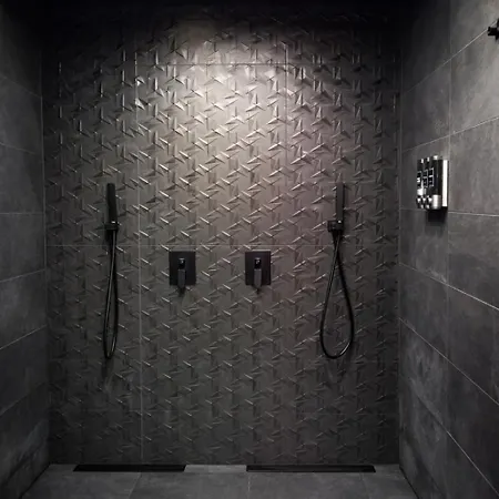 Villa Design, Piscine Chauffee Et Jacuzzi *